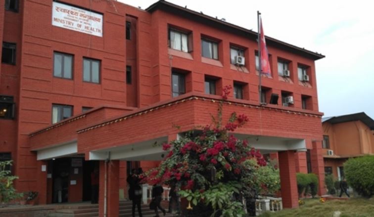 उपचार सिफारिस गरिएका कागजातमा चिकित्सकको पूर्ण विवरण उपलब्ध गराउन निर्देशन