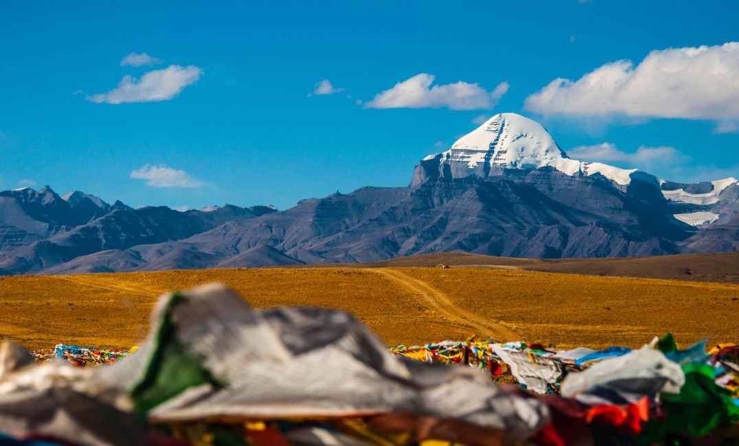 ‘भिसा भेरिफिकेसन’ नीति किन बन्दैछ जटिल ? मानसरोवर यात्रामा निस्केका पर्यटक समस्यामा