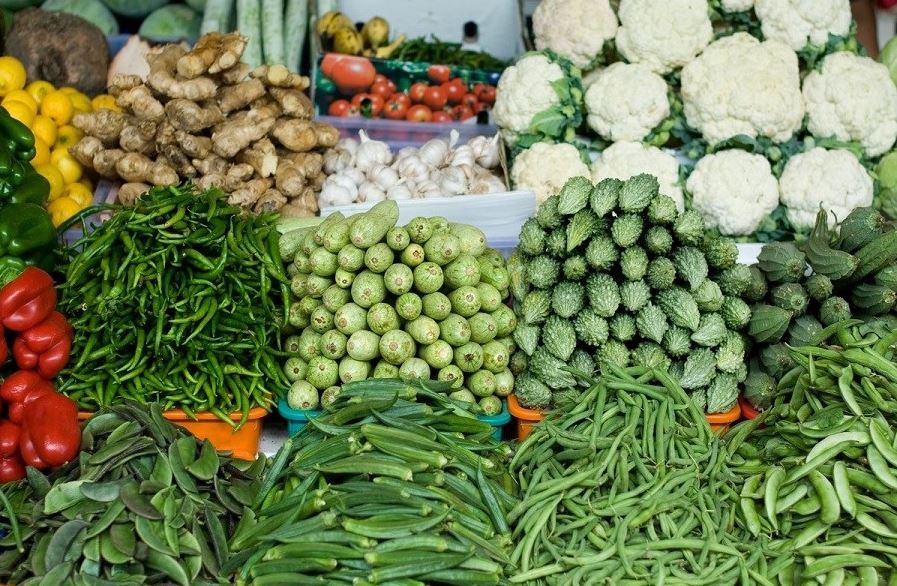 आलु, काउलीको भाउ बढ्दा सस्तियो घिउ सिमी, घिरौलादेखि चमसूर पालुङ्गोसम्म, तरकारी र फलफूलको मूल्यसूची