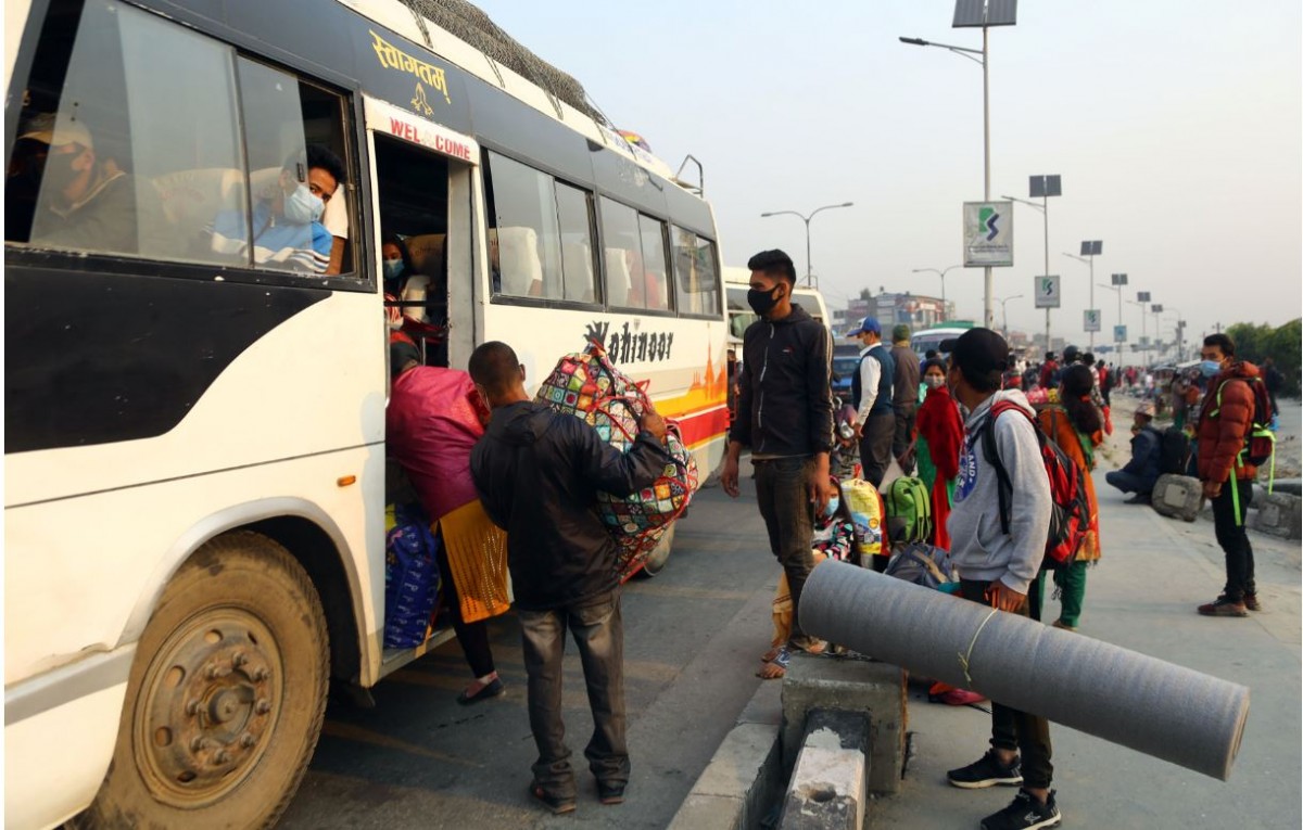 आजदेखि बढ्यो गाडिभाडा, अब कुन रुटका यात्रुले कति तिर्नुपर्ला ?