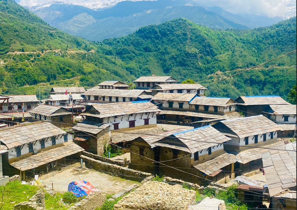 पर्यटक लोभ्याइरहने घान्द्रुक, गुरुङ समुदायको जीवन्त सङ्ग्रहालय