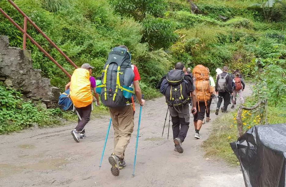 चर्चामा आउन थाले ओझेलका पर्यटकीय गन्तव्य, पूर्वाधार नबन्दा अझै समस्या