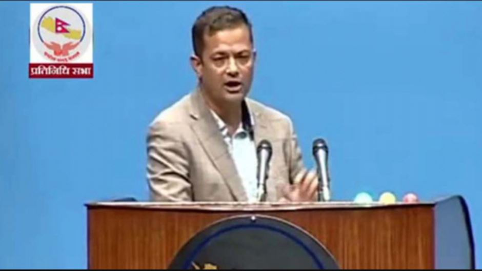 राजनीतिक स्वार्थको रोटी सेक्नका लागि शिक्षकहरूलाई उत्तेजित बनाइयो : एमाले नेता गिरी