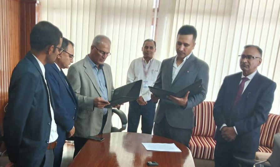 लिवर्टी माइक्रो इन्स्योरेन्सका अध्यक्ष पाण्डेले लिए शपथ