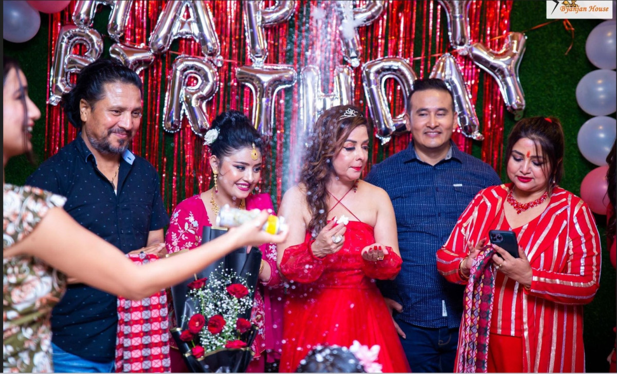 चर्चित कलाकारहरुसँग काजल क्रियसनको नवौं बार्षिकोत्सब, फेशन डिजाईनरमा लोकप्रिय