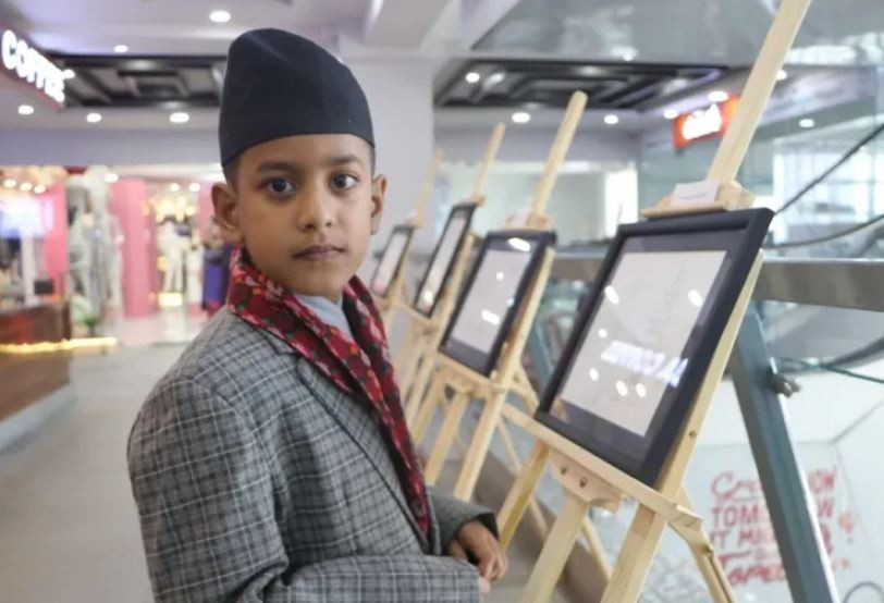 छ वर्षीय आरभको एकल चित्रकला प्रदर्शन, १५ दिनमा कोरे २५ स्केच