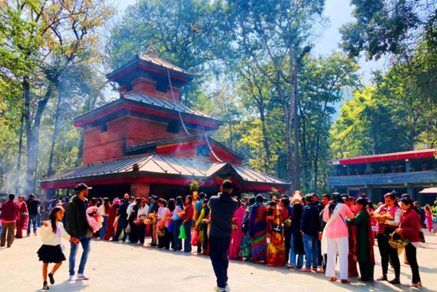 चैतेदसैँ सुरु भएसँगै कालिका मन्दिरमा धार्मिक पर्यटकको घुइँचो, पाँच लाख धार्मिक पर्यटक भित्र्याउने लक्ष्य