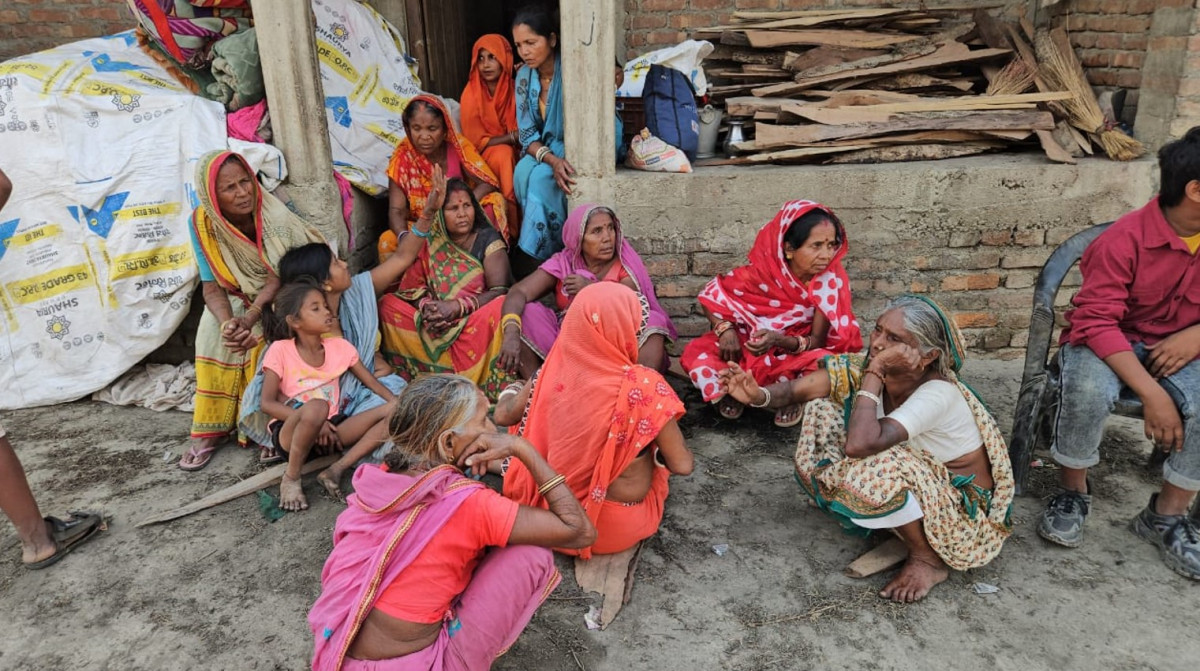 खरानीका घर बौरिने प्रतीक्षामा मटिहानी, जहाँ बालबालिकाहरू खरानीको घर बनाउँछन्, भत्काउँछन्