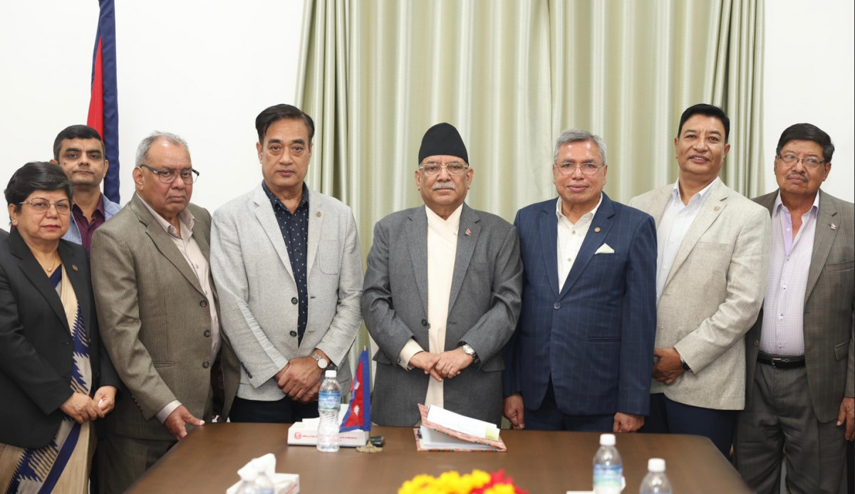 अर्थतन्त्रको बर्तमान अवस्थाबारे चेम्बरद्वारा प्रधानमन्त्री प्रचण्डको ध्यानाकर्षण