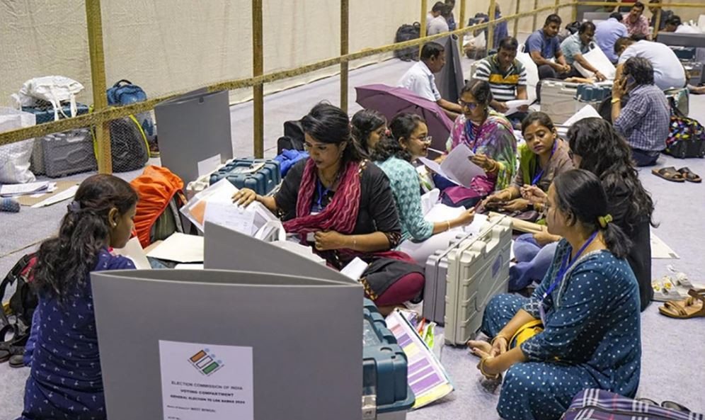 लोकसभा चुनाव परिणामः आधाभन्दा बढी सिटमा एनडिए अगाडी