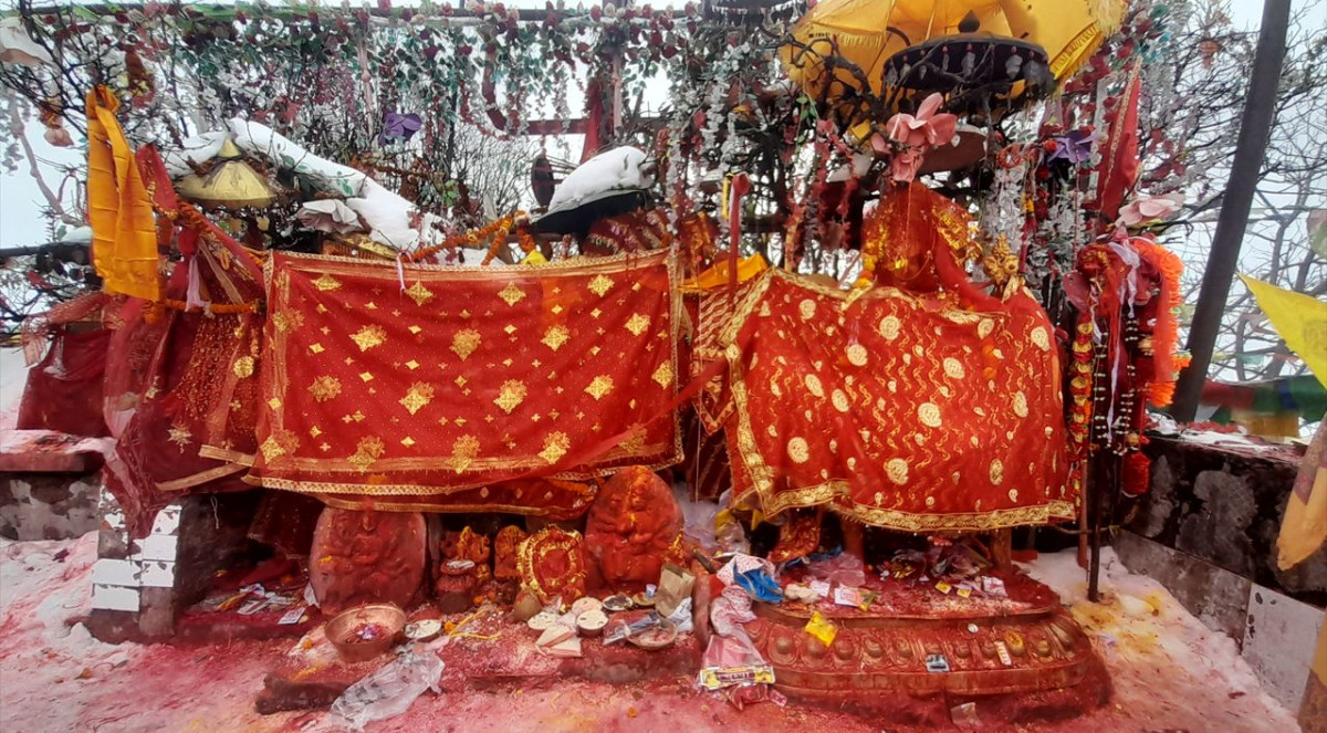 पाथीभरामा मन्दिरमा लक्ष्मी सनराइज बैंकको क्यूआर, अब भेटी चढाउन नगद नचाहिने