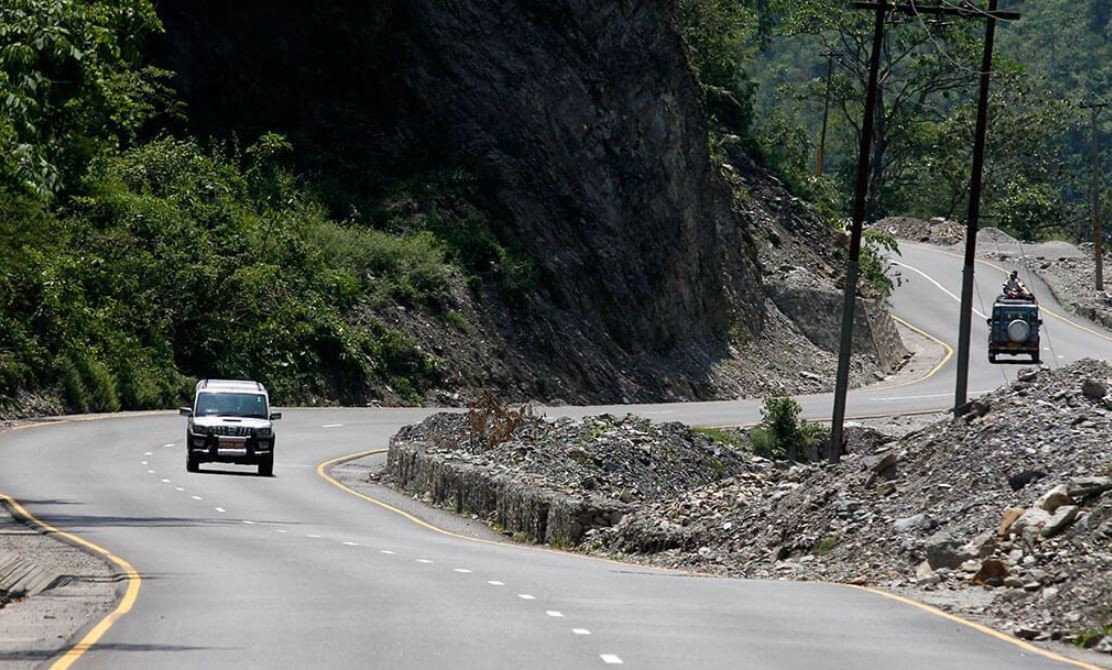 मुग्लिन-मलेखु सडक विस्तारका क्रममा सवारी नरोकिने