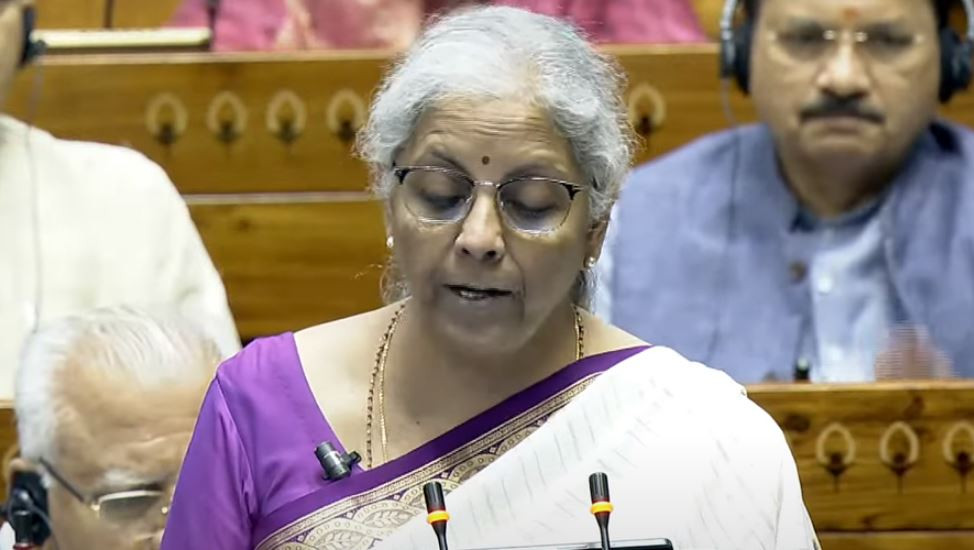 भारतले सुन र चाँदीको भन्सार शुल्क घटाउने, ६ प्रतिशत कायम गर्ने