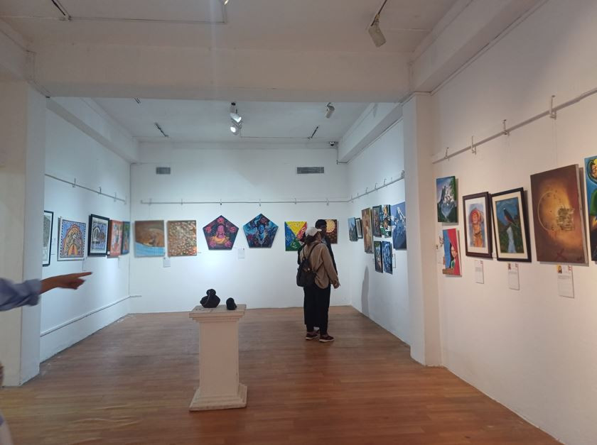 Tri-nation painting exhibition expected to foster bonhomie among artists and art lovers