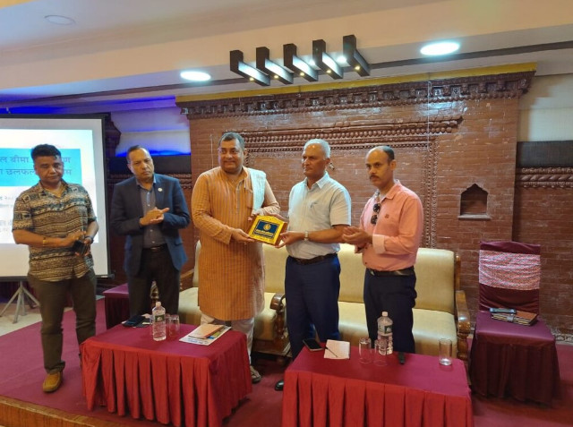 नागरिकको हितमा बीमाबारे बोल्न र लेख्न पत्रकारलाई प्राधिकरण अध्यक्ष सिलवालको आग्रह