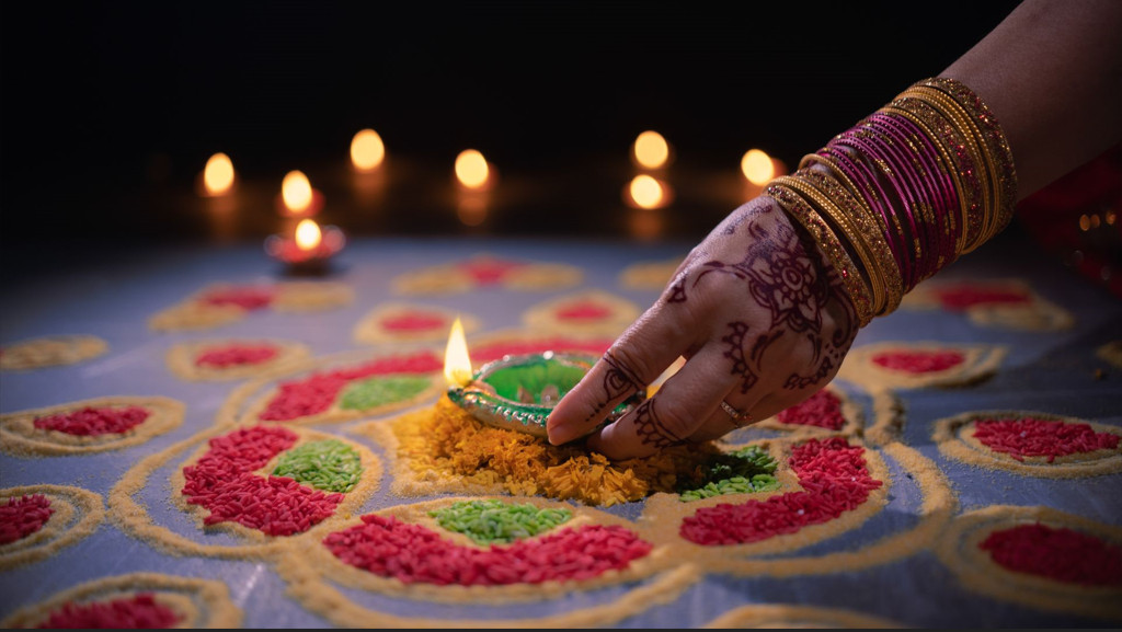 यसरी मनाइदै छ आज कुकुर तिहार र साँझमा लक्ष्मी पूजा