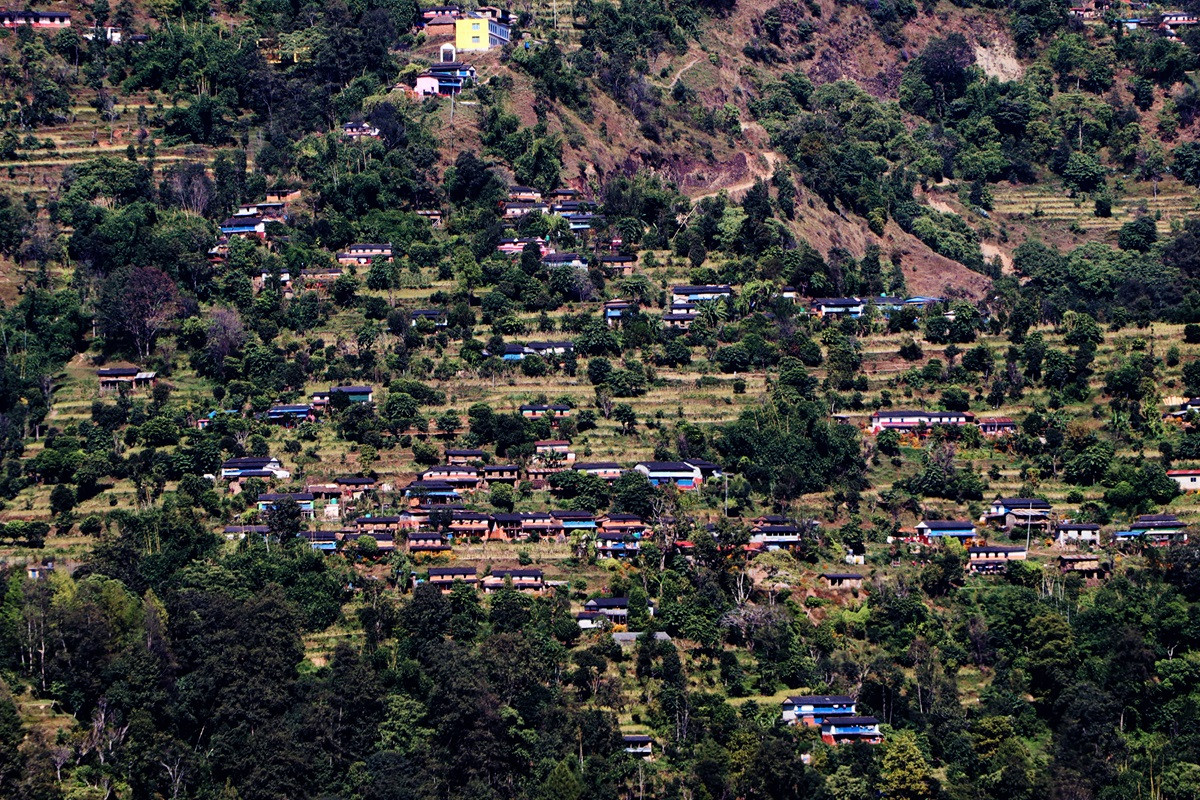 बुढापाका भन्छन् - ‘यो गाउँ कस्तो थियो, अहिले कस्तो बन्यो, हेर्दाहेर्दै सुनासान बन्यो’