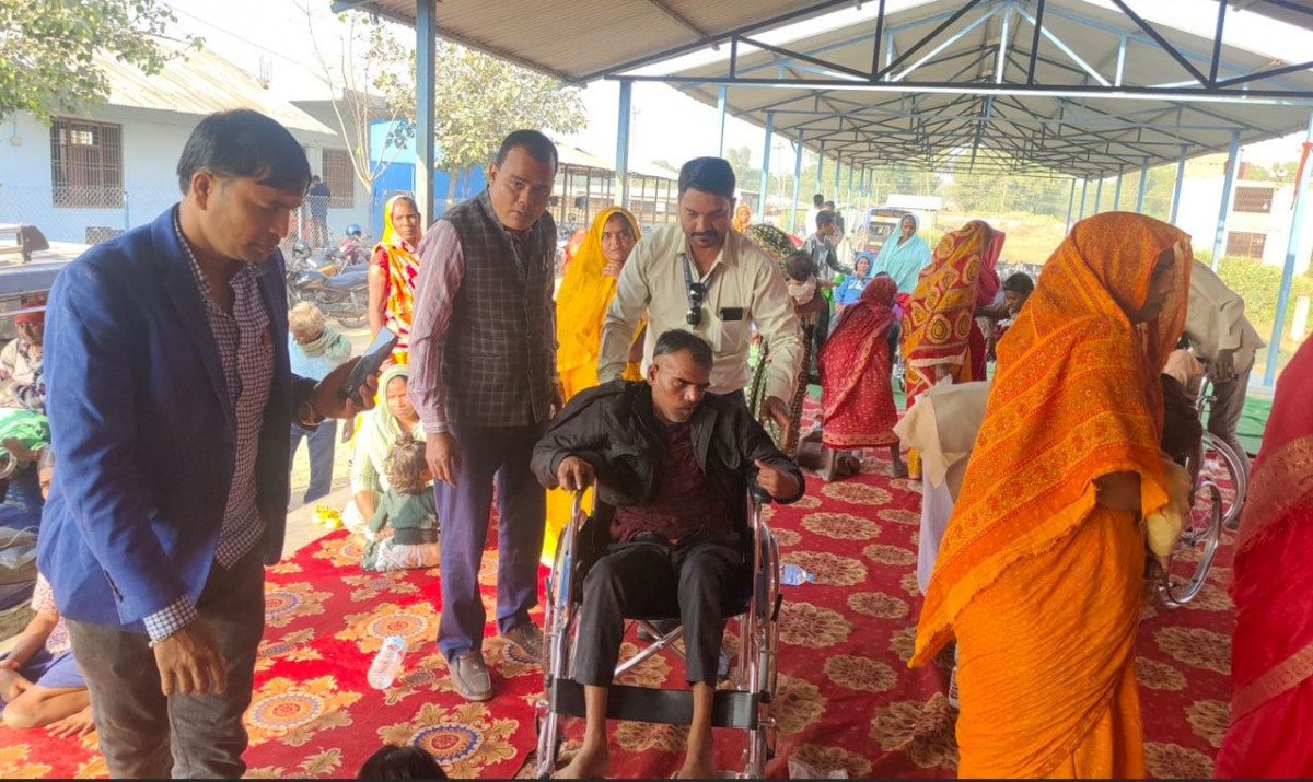 सगरमाथा लुम्बिनी इन्स्योरेन्सद्वारा विश्व अपाङ्ग दिवसको अवसरमा ह्वील चेयर सहयोग