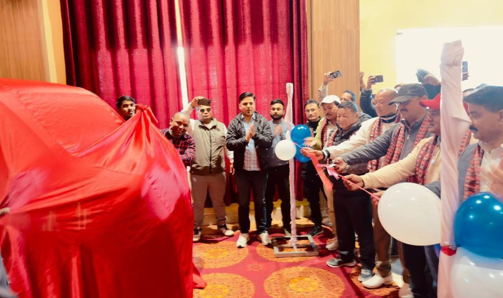 सिप्रदी ट्रेडिङ्गद्वारा चितवनमा टाटा म्याजिक बिएससिक्स सार्वजनिक