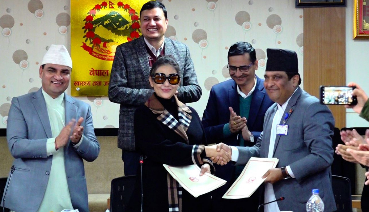 एच.पि.भी खोप अभियानका लागि अभिनेत्री कोइरालालाई सद्भावना दूत घोषणा