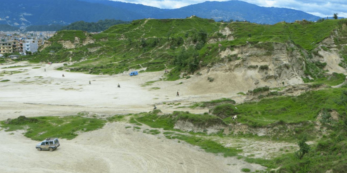 पशुपतिनाथको जग्गामा बालुवाखानी सञ्चालन गर्ने पूर्वनिर्देशकसहित तीन जना पक्राउ